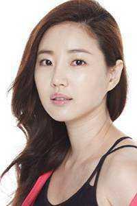 锦鲤附体?摸鱼小答应成皇后了